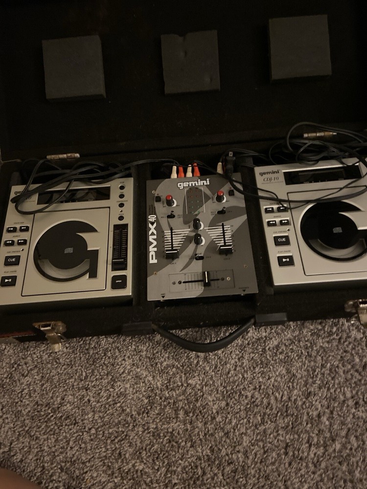 Gemini CDJ-10 Pro CD Player - PLEASE READ - Skips a Lot - Everything Powers On