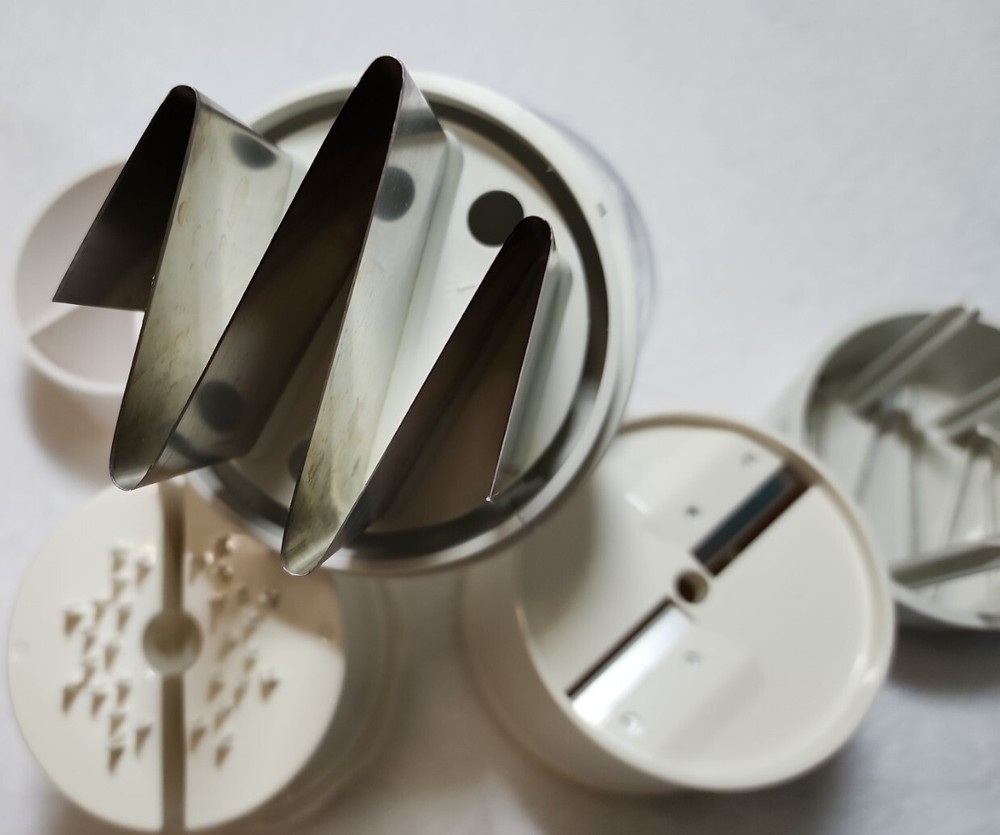 Pampered Chef Chopper & Spiral Slicer Lot missing chopper bottom