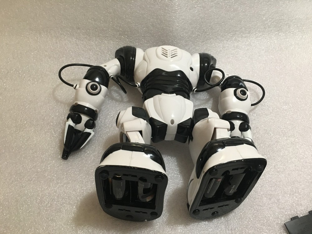 WowWee Robosapien Interactive Robot Toy 2004 – No Remote