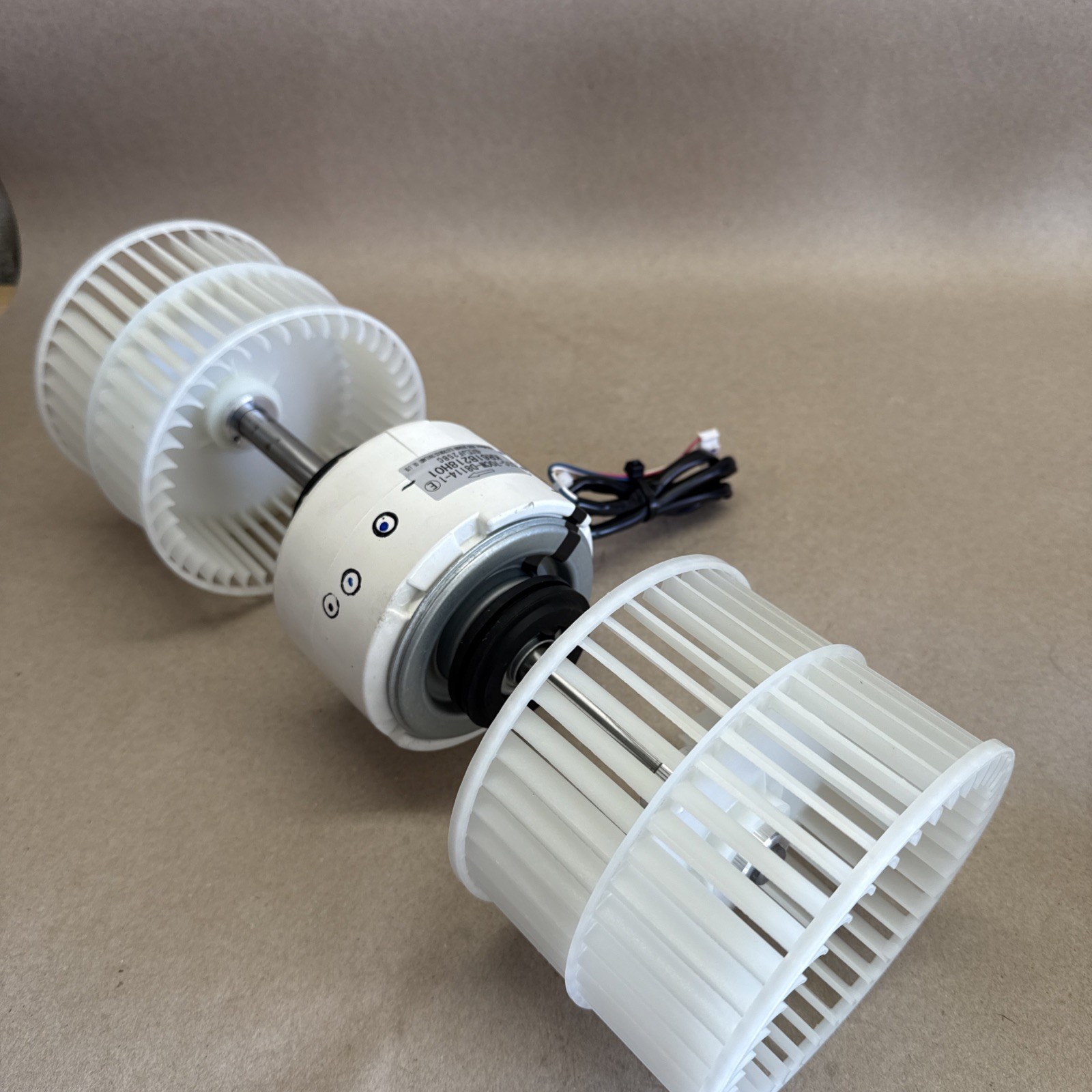 DC340V 8P 96W Motor Air Conditioner Inverter DC Fan SIC-70CW-D8114-1 KR61B218H01