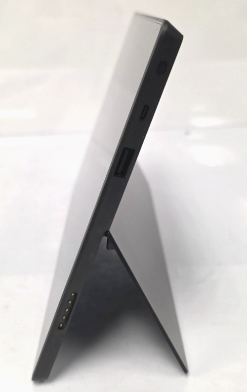 Microsoft Surface RT| NVIDIA Tegra 3| 2GB RAM| 32GB SSD| Windows RT 8.1