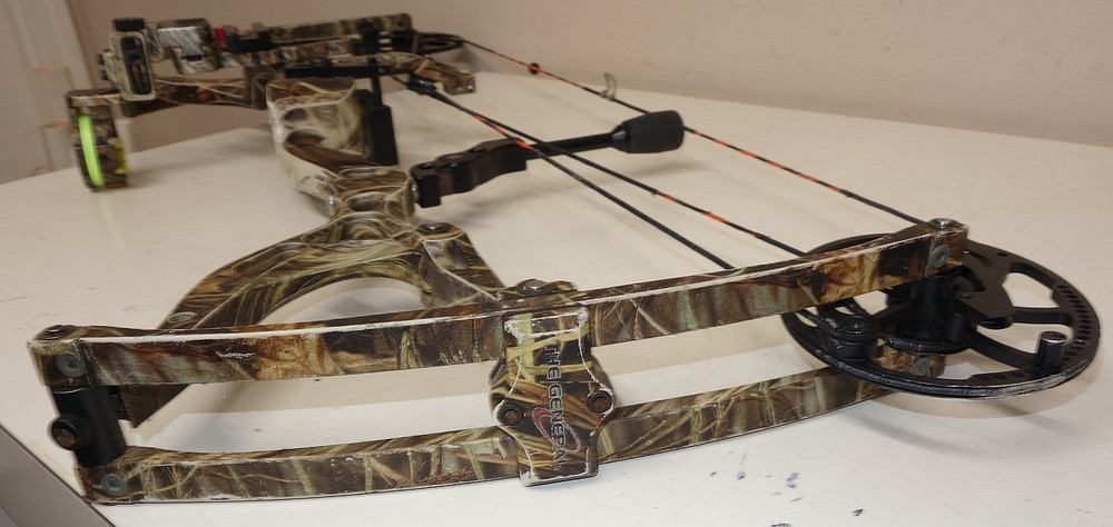 Compound Bow Bowtech "The General " Left Handed