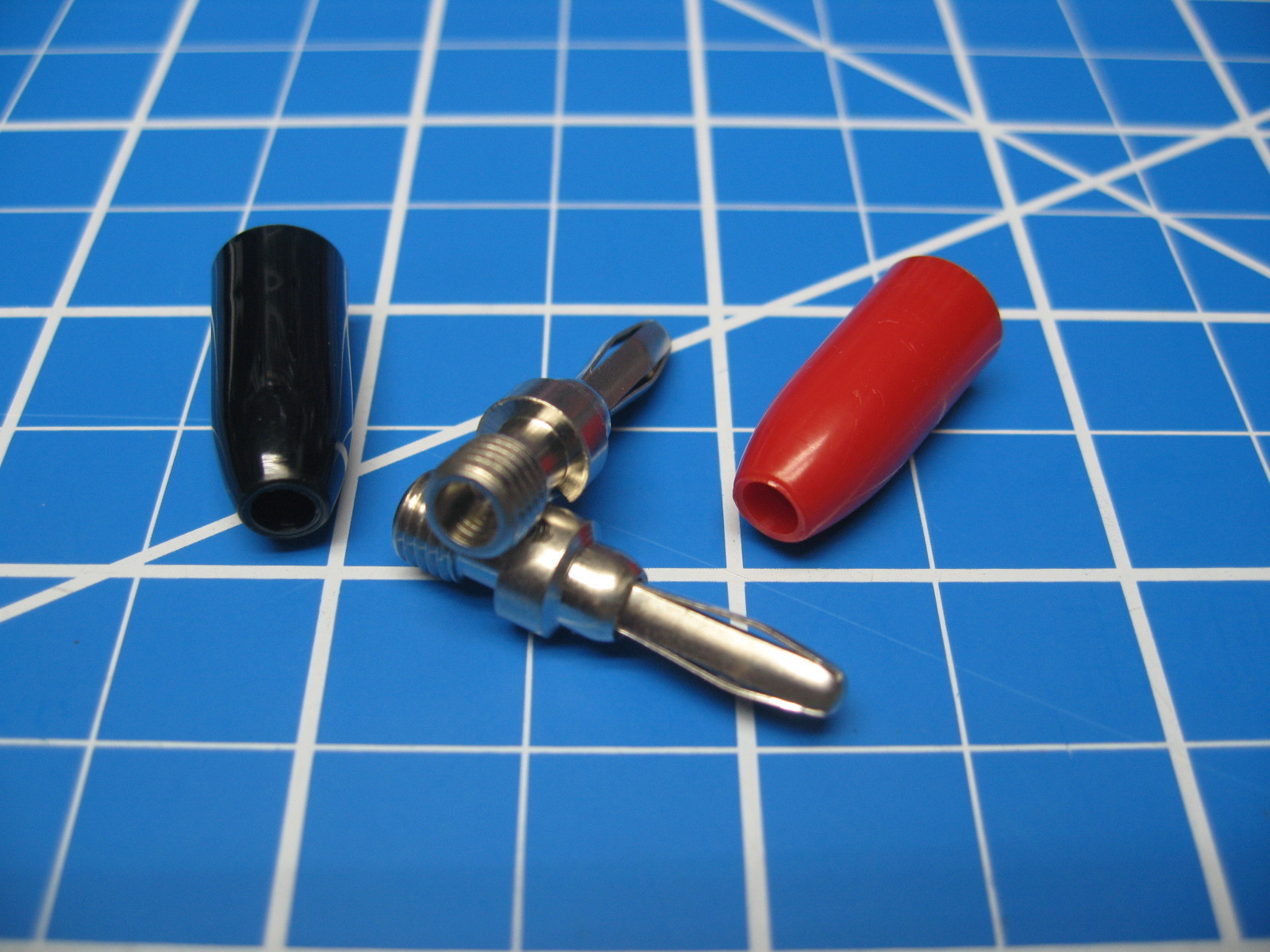 Johnson Cinch - Banana Plug - .166"/4MM Diameter - solder type -1 Pair Red/Black