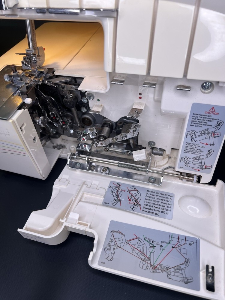 SINGER PROFESSIONAL 5 SEWING MACHINE 14T968DC (WORKING)