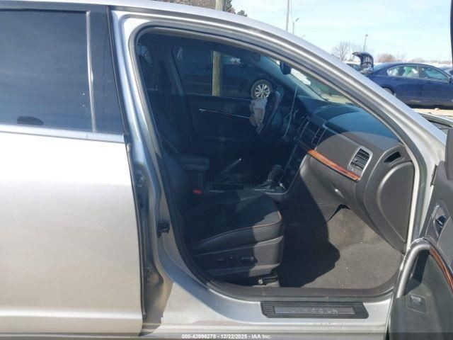 MKZ 2012 Glove Box 4952675