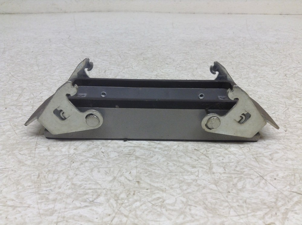 Phoenix Contact 1687312 Cable Feed Panel Mount Base Housing (TSC)