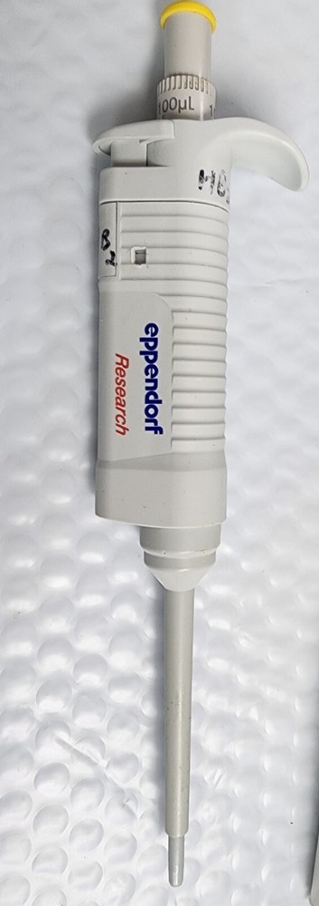 Eppendorf Research® plus Pipette, fixed volume single-channel, volume 100 μL