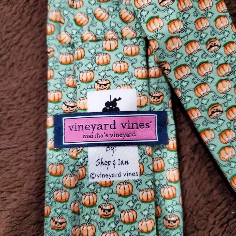Vineyard Vines Boys Halloween Pirate Pumpkin Patch Neck Tie NWT $49.50