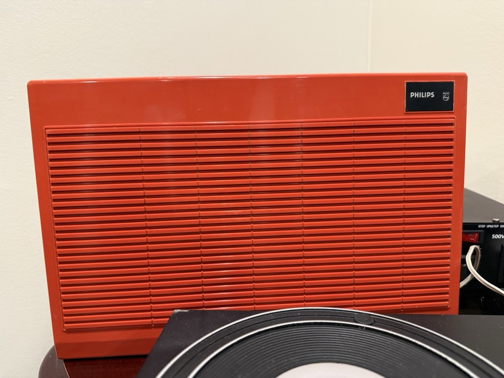 Philips 22 AF 200 Portable Turntable - Working