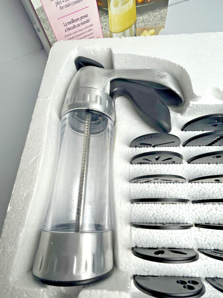 Wilton Cookie Pro Ultra II Cookie Press 100% Complete Set 16 DISK
