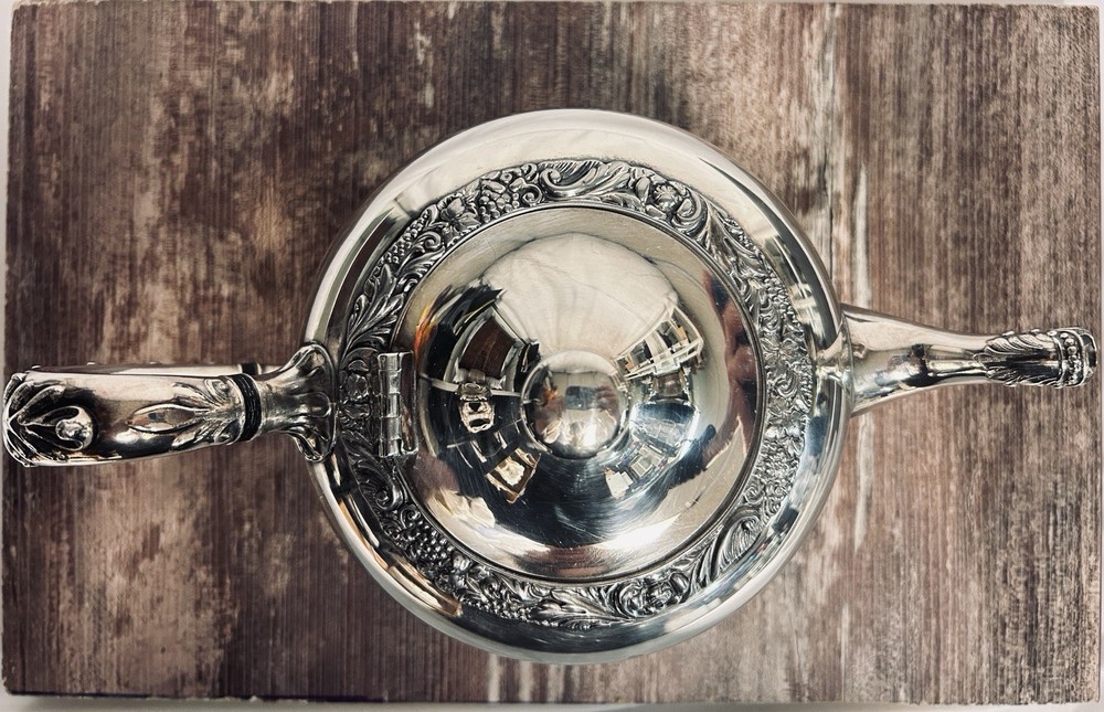 VTG Wilcox New Beverly Manor Silver Plate Teapot #1302 Polished Hinged Lid Fancy