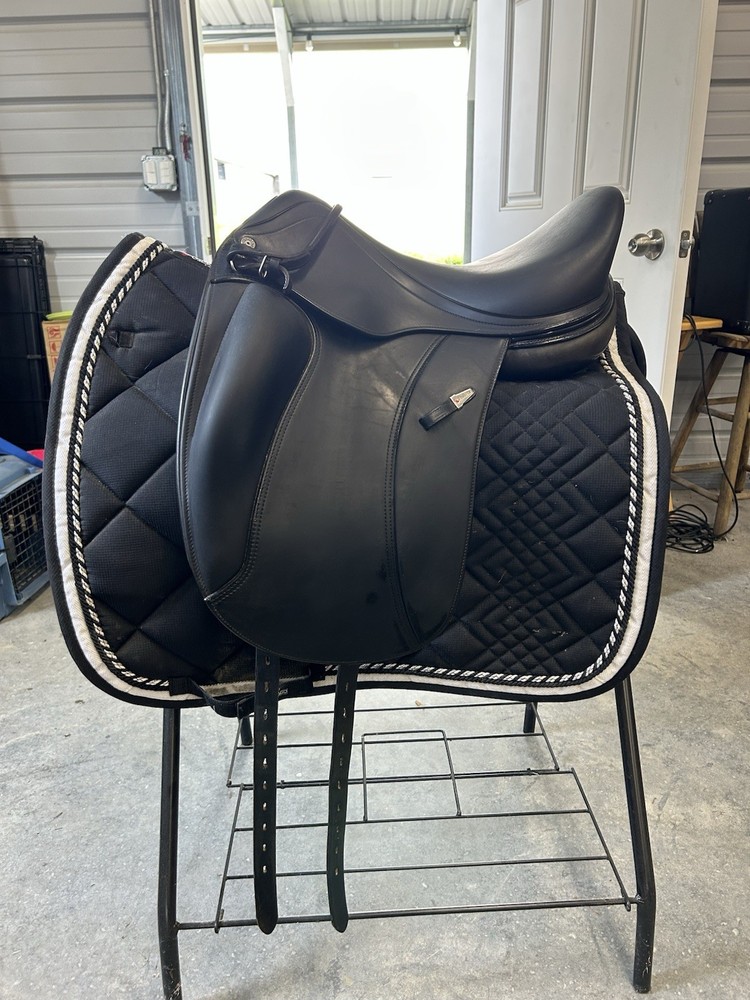 Equipe Viktoria Saddle