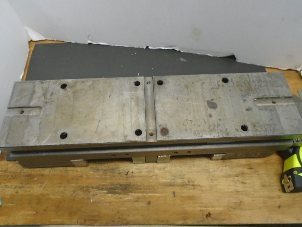 Kurt DL400C Double Lock 4” Machine Vise