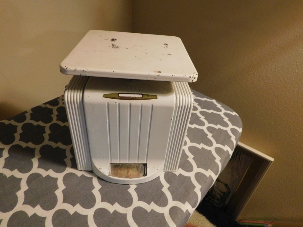 Landers Frary & Clark Scale Vintage