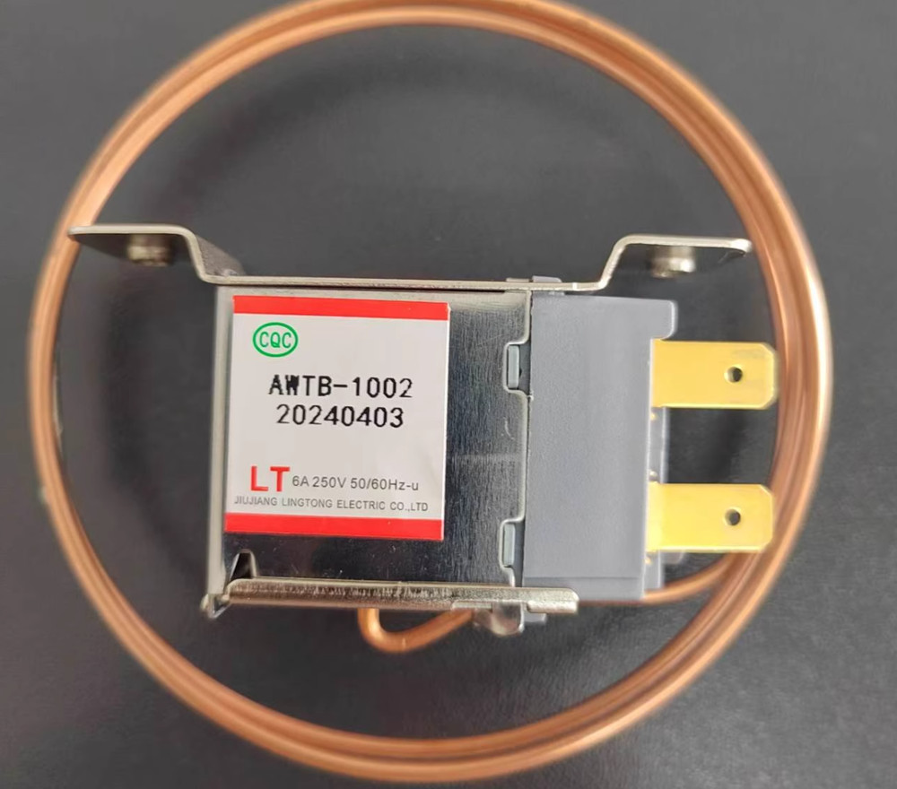 1PCS brand new AWTB-1002 temperature controller 1zk8