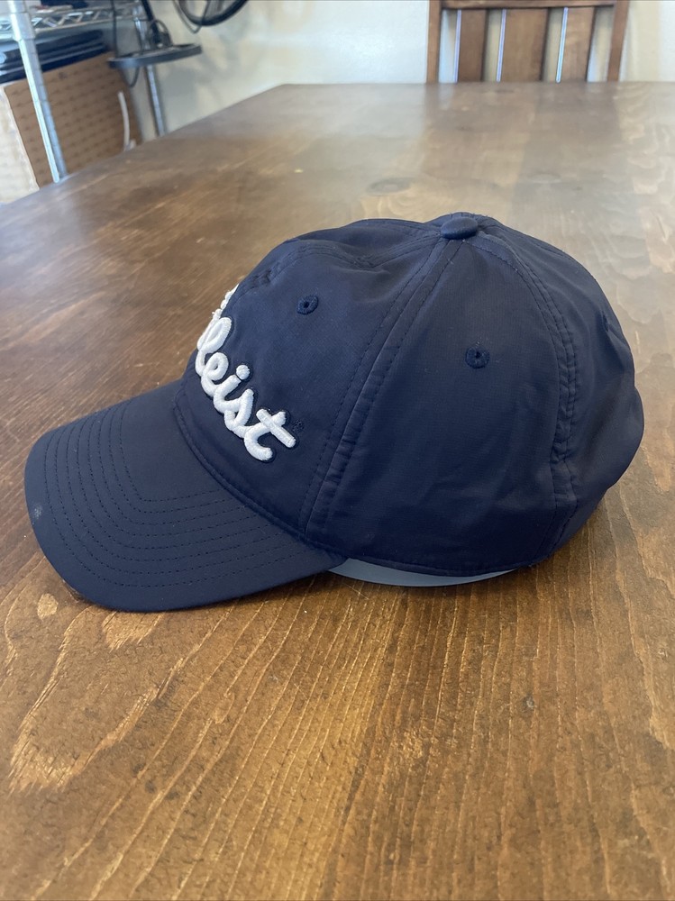 TITLEIST Golf Hat Strapback Adjustable Cap Navy Blue Tech Performance Material
