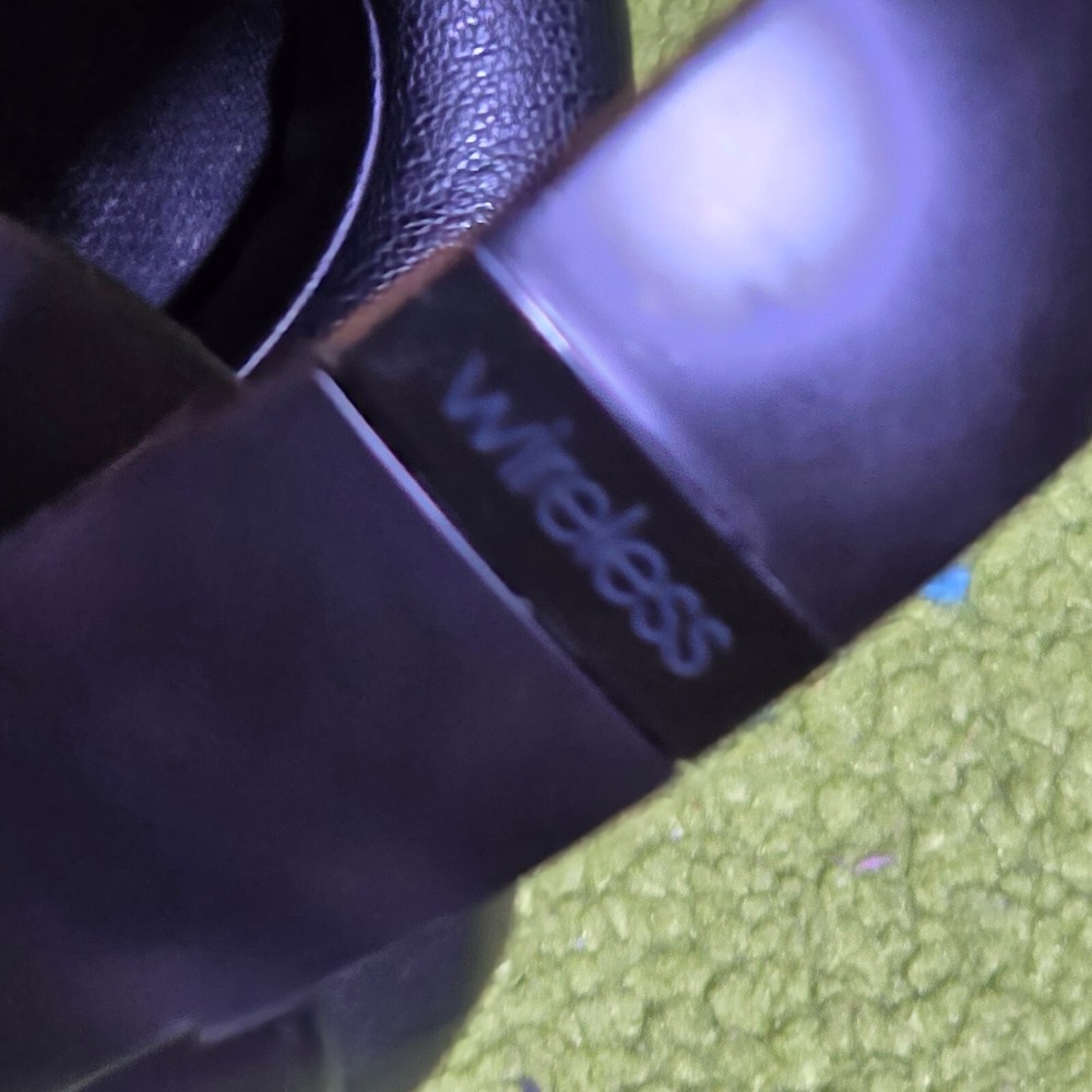 Wireless Noise-Canceling Beats Studio3 Bluetooth Headphones - READ