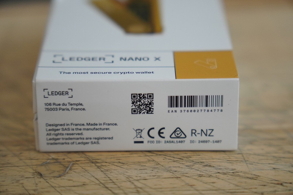 Ledger - Nano X Crypto Hardware Wallet - Bluetooth - Gold