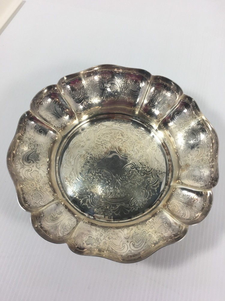 Vintage Barker Ellis Silverplate Scalloped Bowl