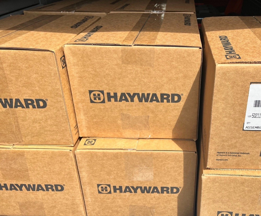 NEW hayward navigator pool cleaner