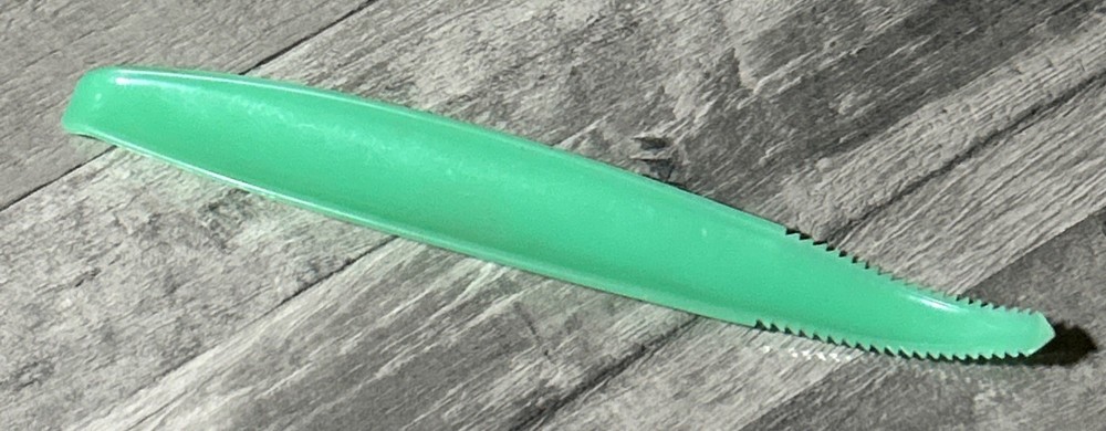Tupperware Fruit Corer Teal Plastic 7” W12