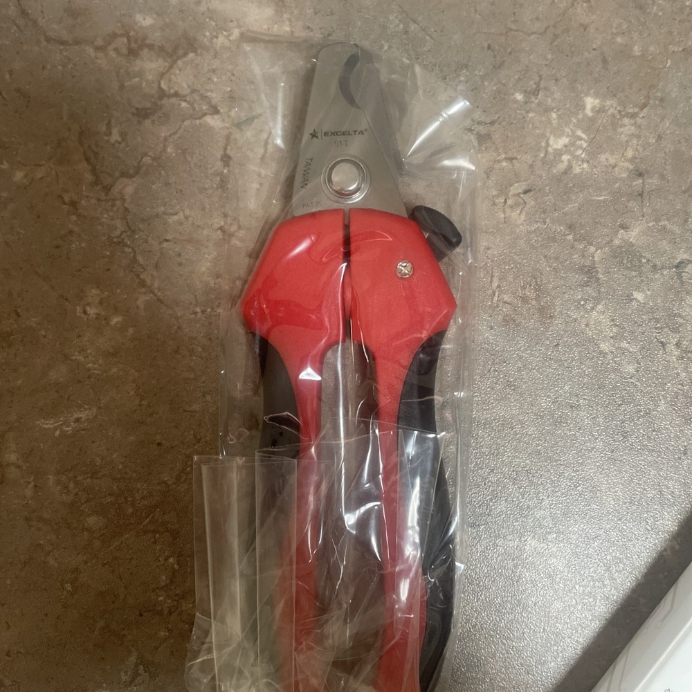 Shear cutter cable cutters