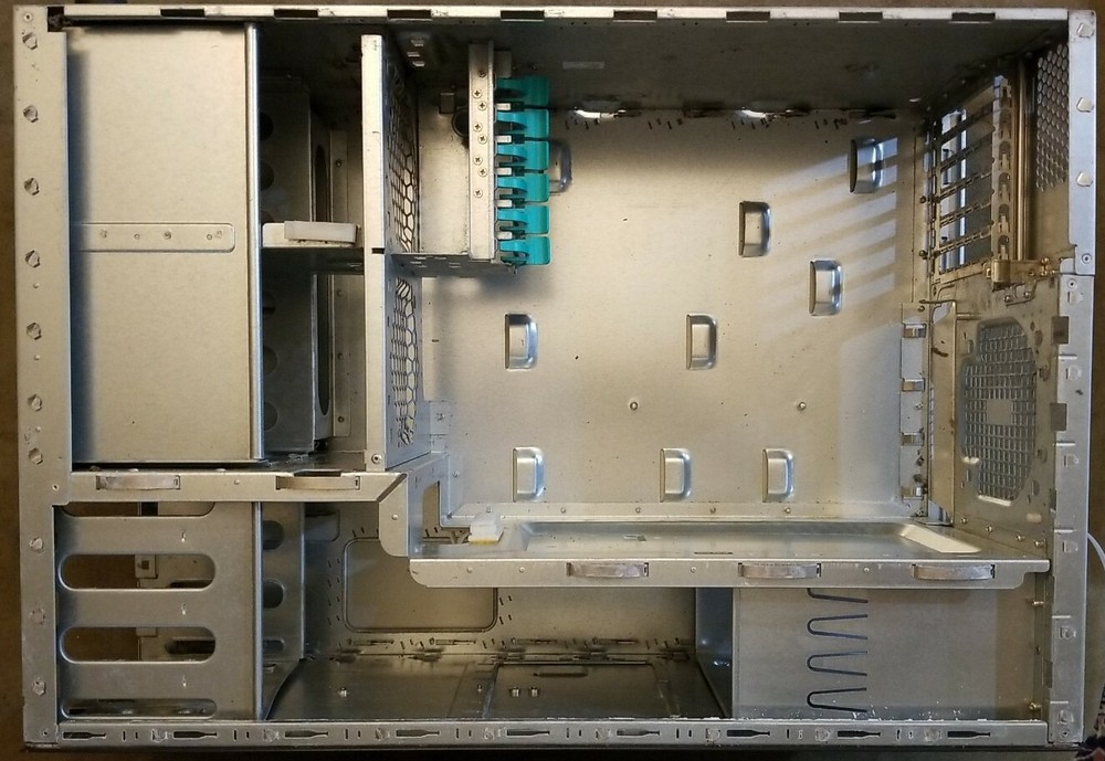 Gateway 980 Empty Barebones Server Chassis with Front Faceplate Bezel & Key *610