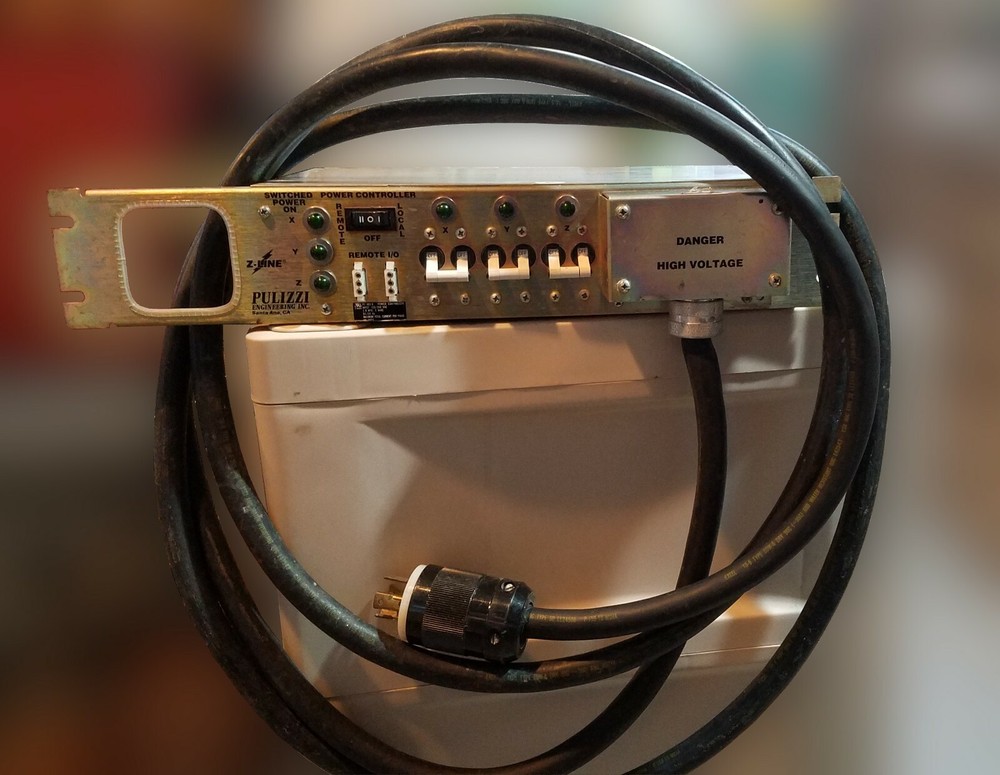 Pulizzi Power Controller 3 Phase 120/208 Y-split Rack Mount