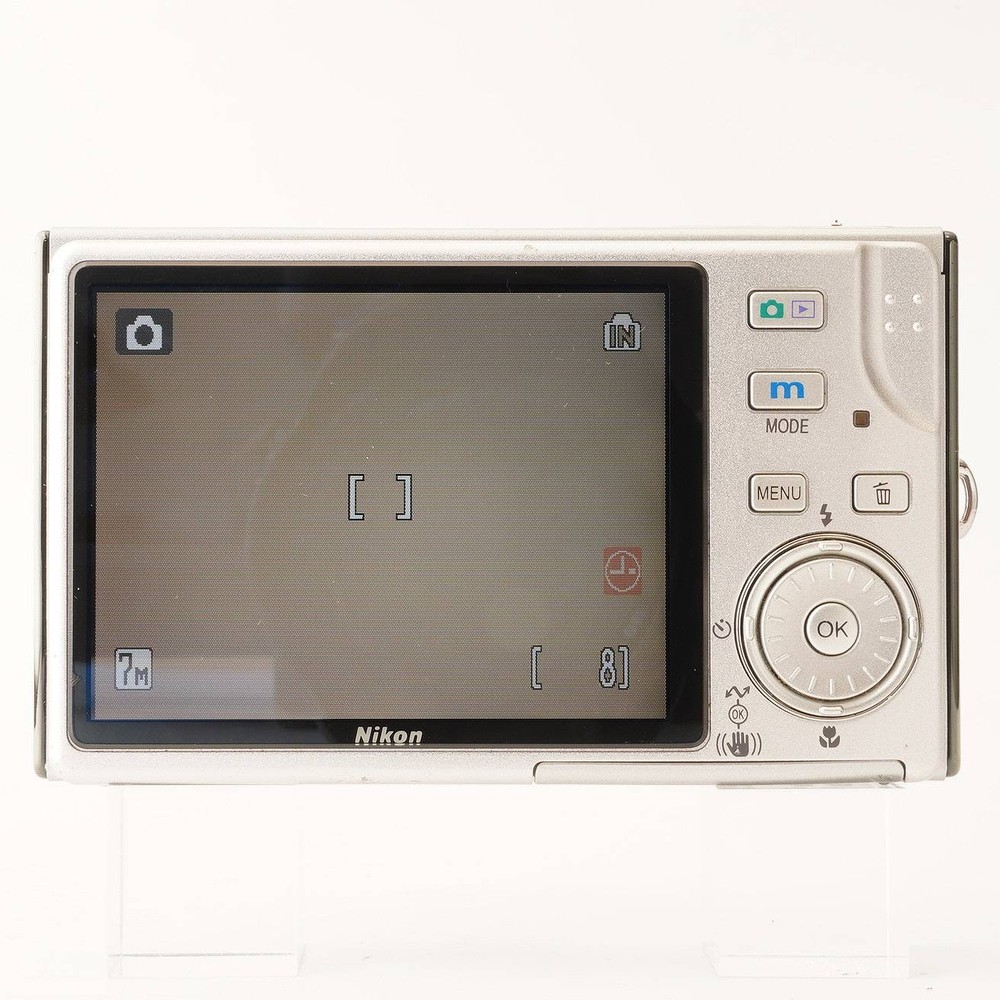 Nikon COOLPIX S7 Silver Compact Digital Camera