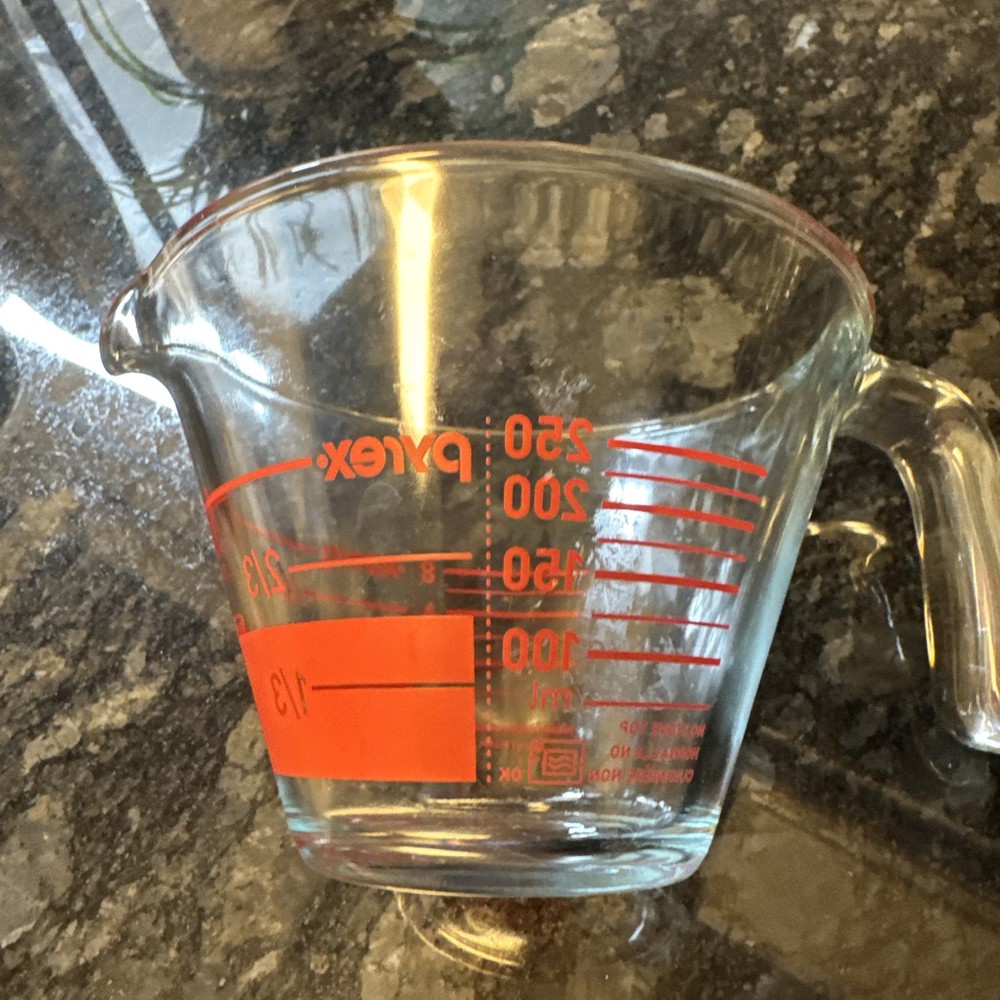Vintage PYREX 2 Cup Liquid Measuring Cup Red Reverse Read Inside