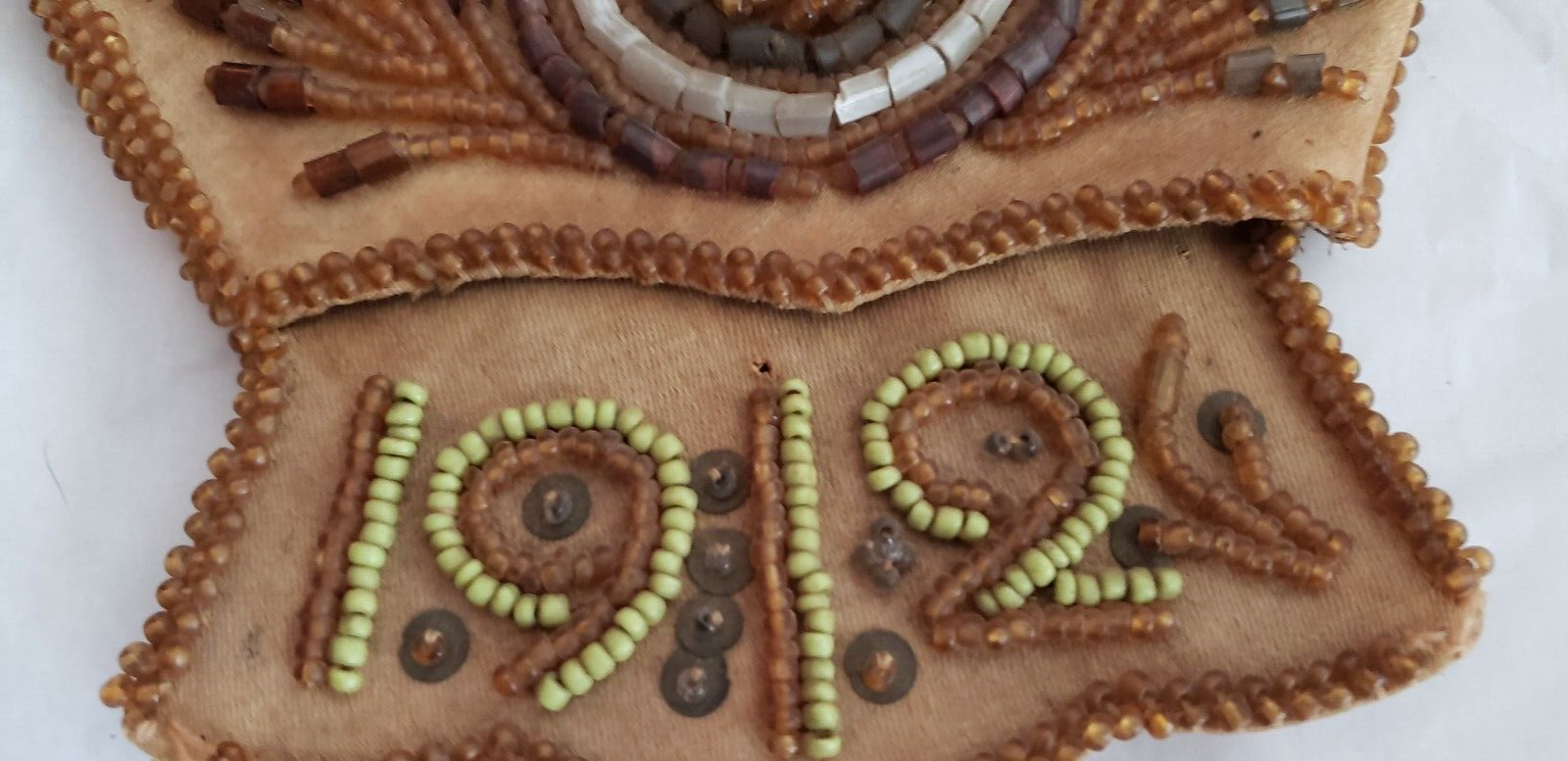 1912 NATIVE AMERICAN VICTORIAN SEED BEADED HAND MADE HANGING MATCH - CARD HOLDER