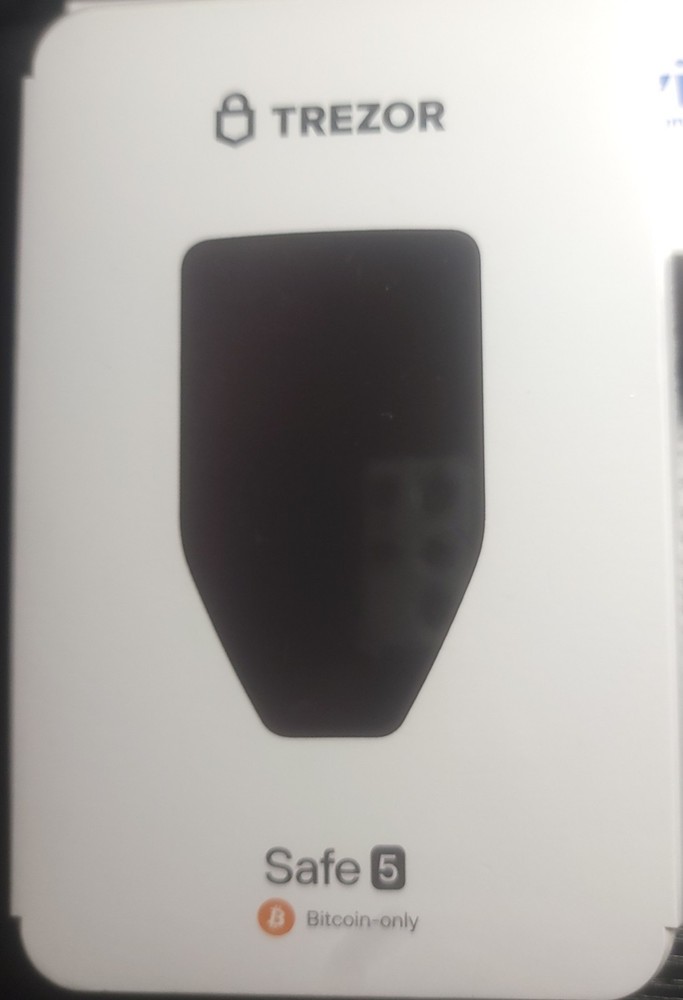 Trezor Safe 5 Bitcoin-only - Hardware Wallet