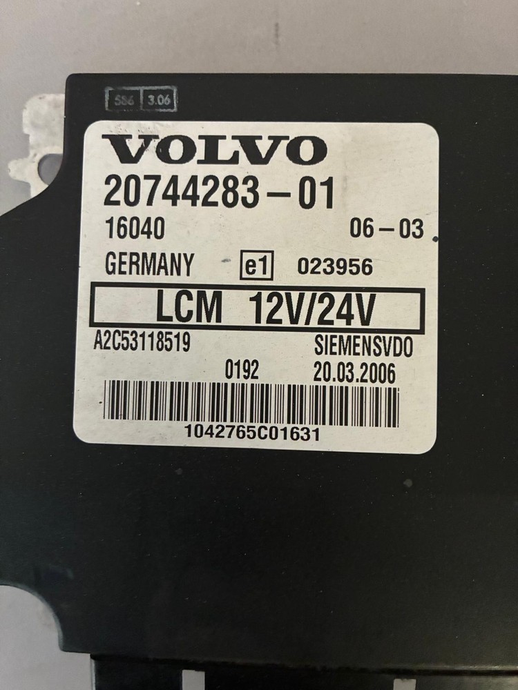 Volvo Light Control Module - Used | P/N 20744283 01