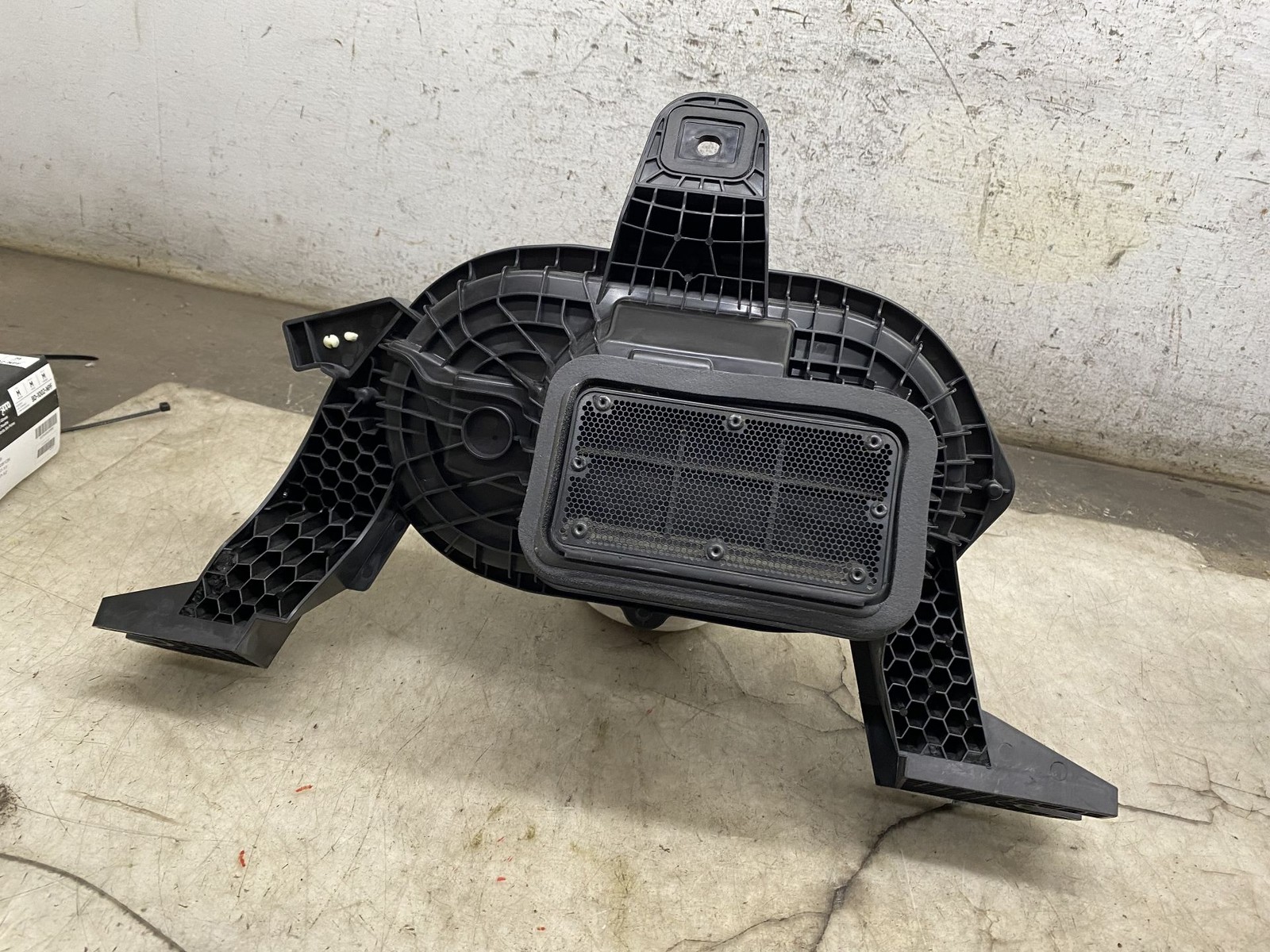 2022-2024 FORD F-150 LIGHTNING BANG & OLUFSEN SUBWOOFER SPEAKER MU5T-19A067-AC