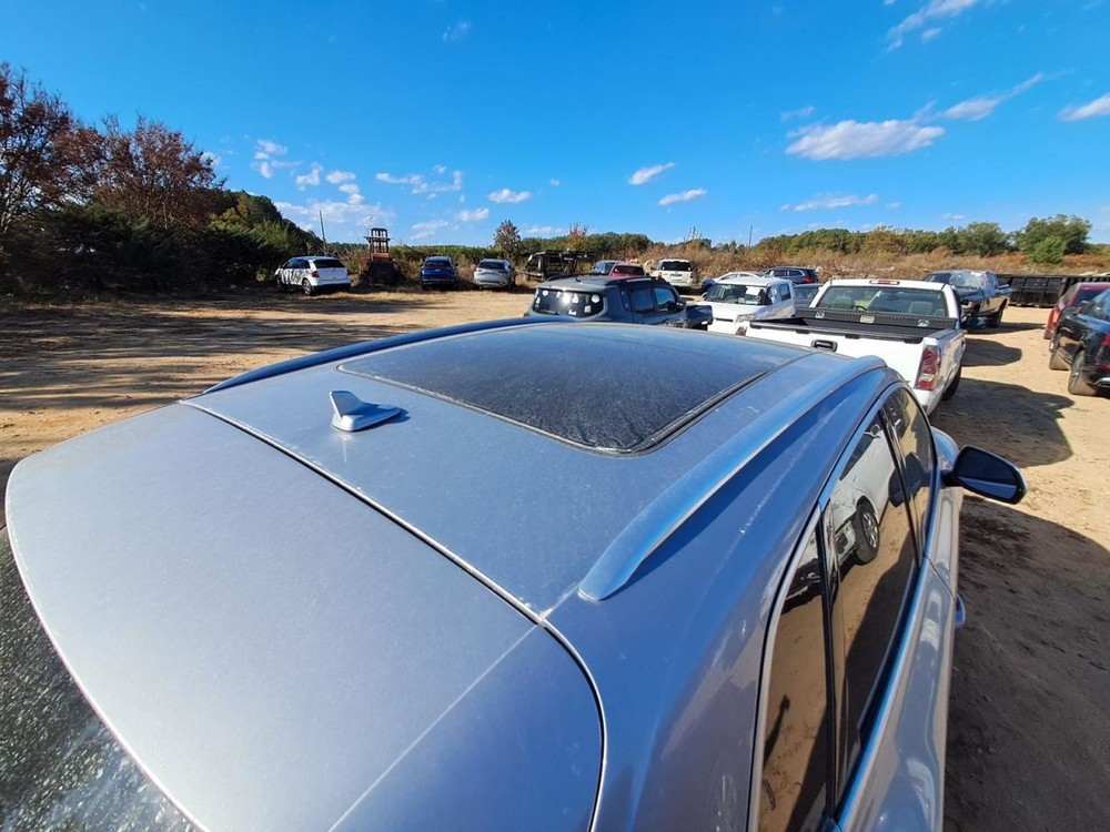 Q5 2018 Glove Box 4842904