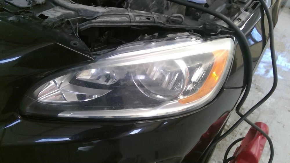 S60 2014 Battery Tray 1737665