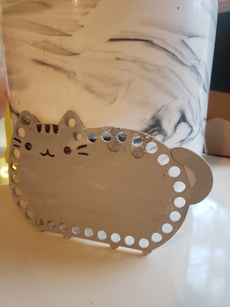 3d Printed Pusheen Thread Holder