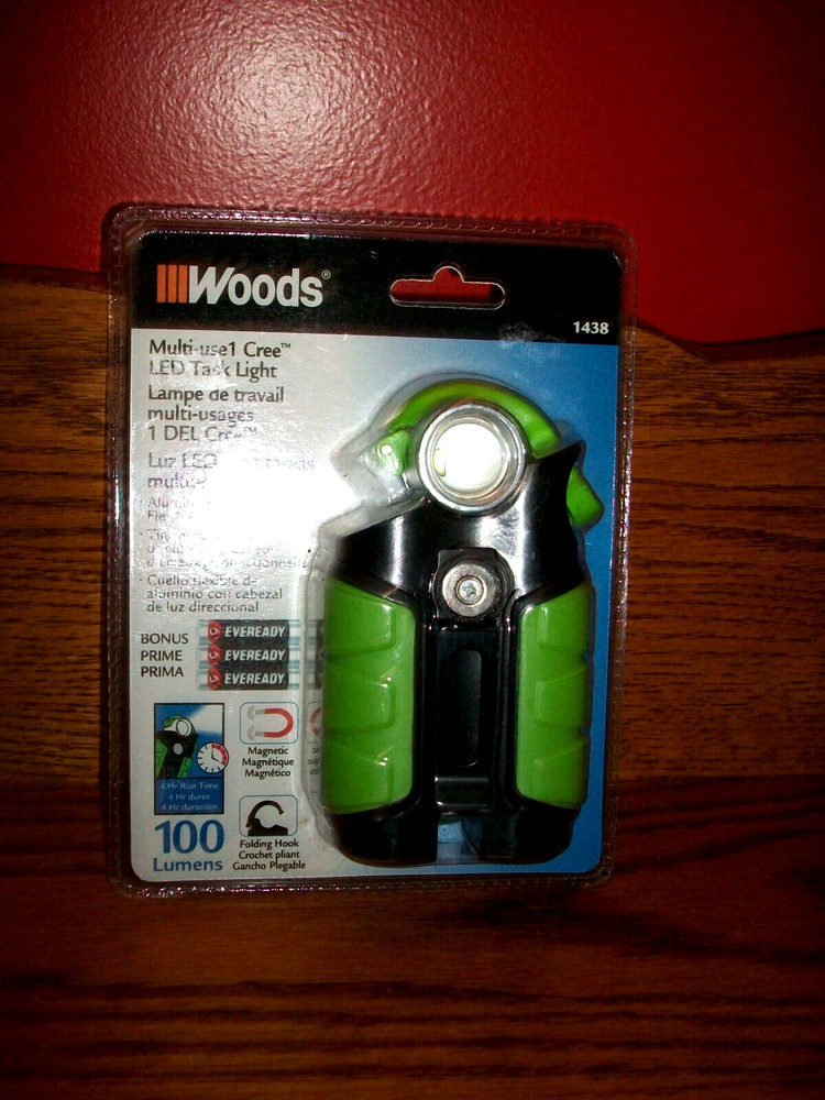 NEW COLEMAN  WOODS 1438 1 LED MULTI USE TASK LIGHT 100 LUMEN CYCLOPS FLASHLIGHT