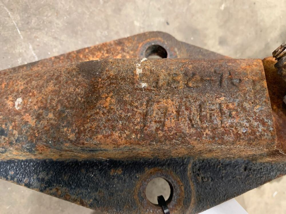 2005 Peterbilt 357 Suspension Bracket (641-11892)
