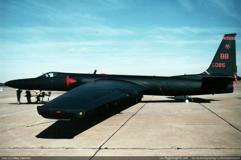 SR-71 Blackbird and U-2 Dragon Lady patches. Two greatest spy planes ever.
