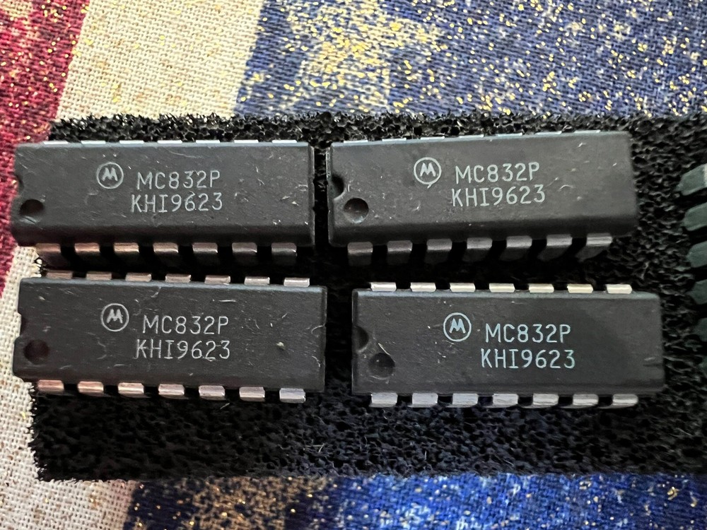 **  QUANTITY 1  **  MOTOROLA MC832P