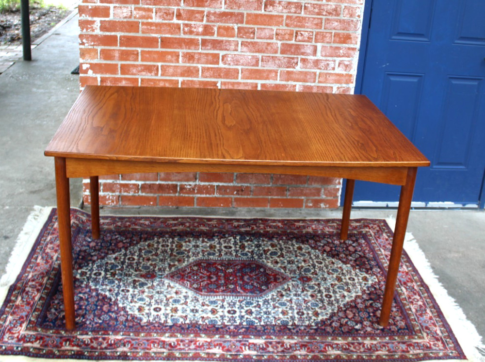 Mid Century Extended Leaf Dining Table