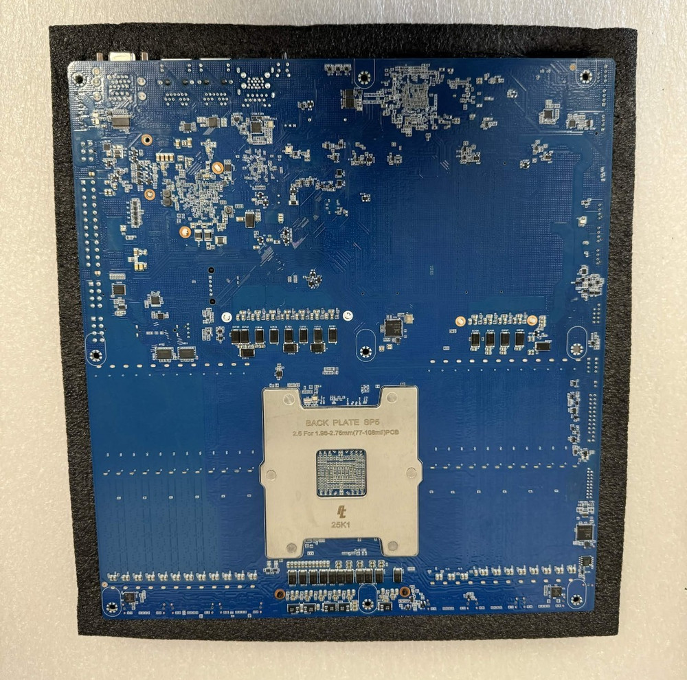 Gigabyte MZ33-AR0 Server Motherboard