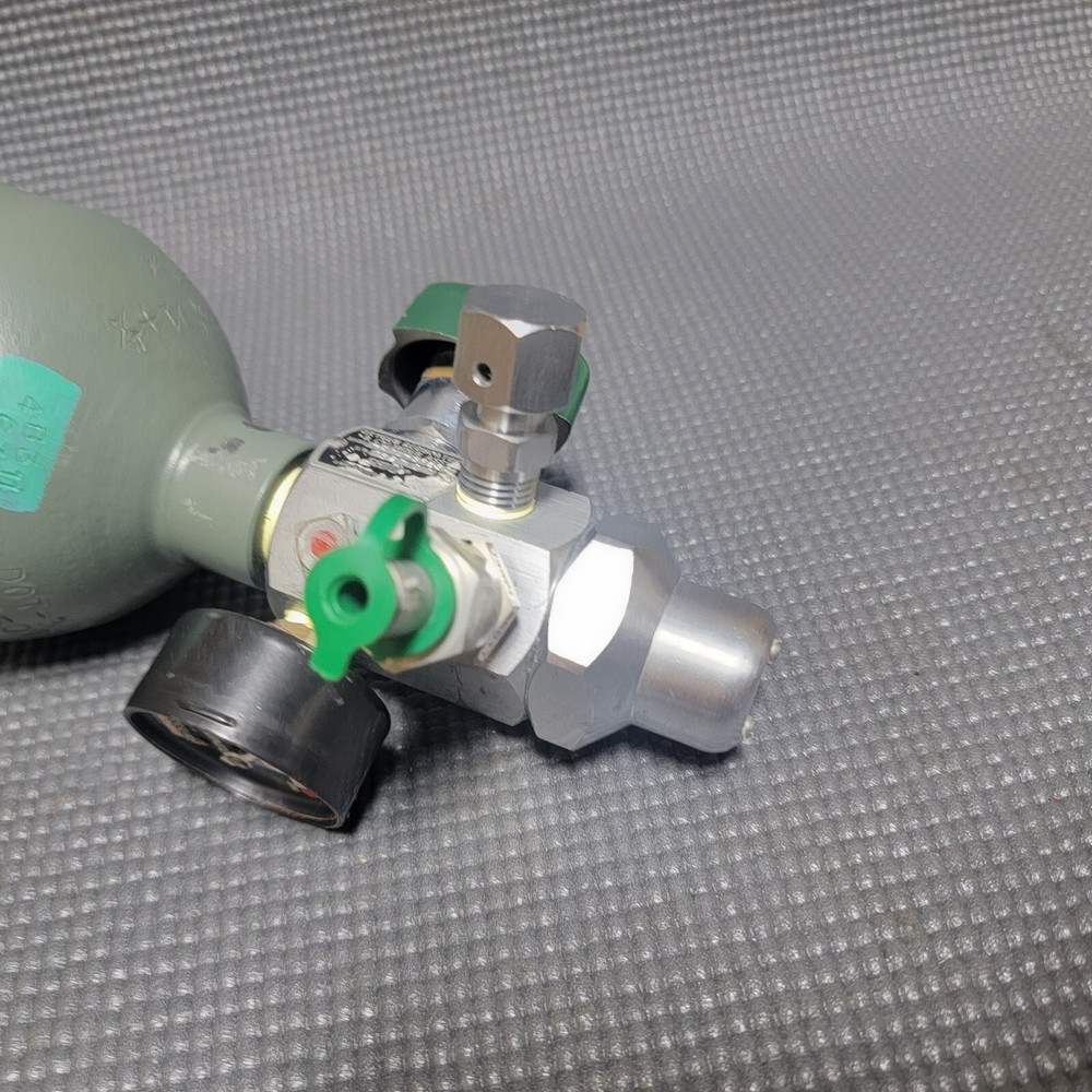SCOTT 5500-A1U-BF25A - PORTABLE OXYGEN UNIT -AVOX SYSTEMS