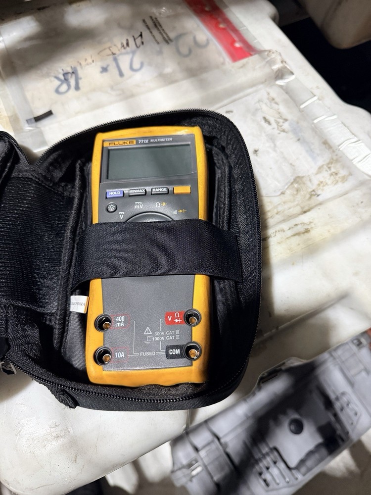 Fluke 77IV Multimeter Process Calibrator with Case, 4pcs,