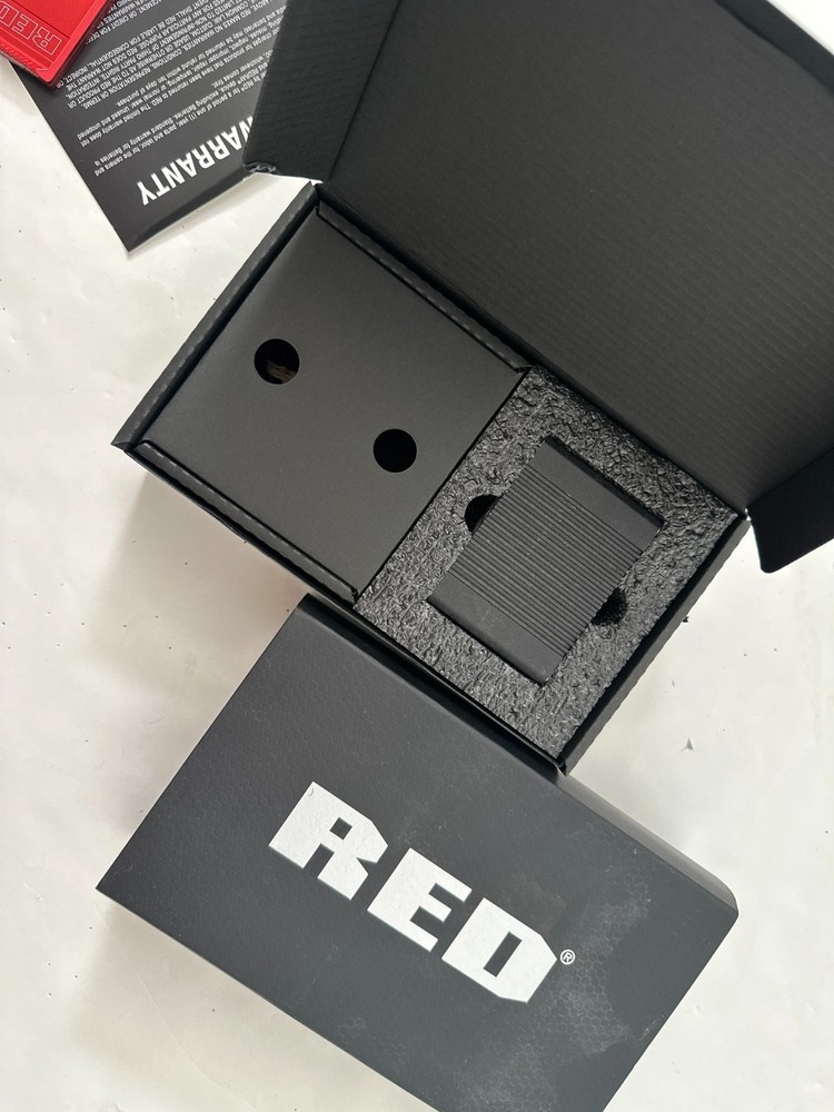 Mint! RED MINI-MAG Reader USB 3.1 Genuine RED Original Box & Cables