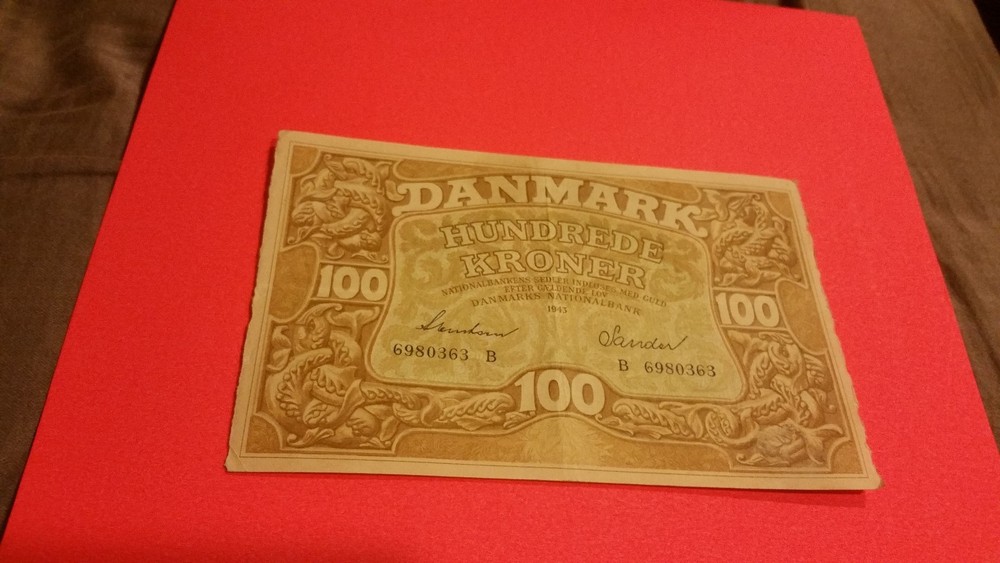 1943 Demark 100 Kroner XF
