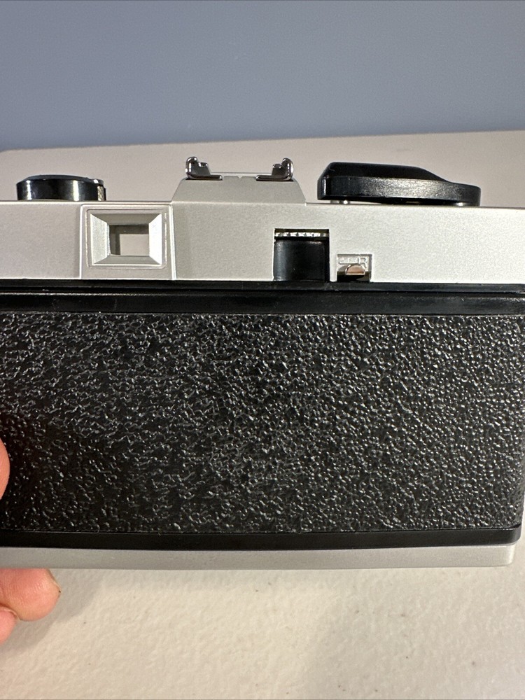 Nishiki Super II 35mm Camera w/Case & Strap Pre-Owned Great Condition