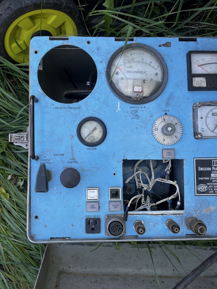 Vintage Emission Parameter Analyzer - Model C-2