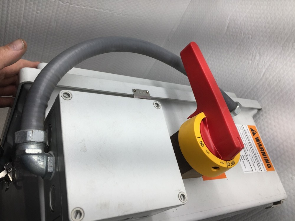 USED QUALITY SWITCH VISABLE DISCONNECT AM1868RLW